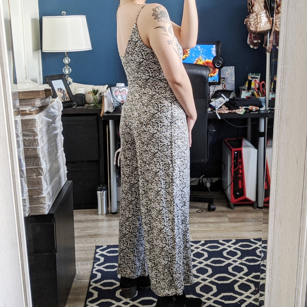 SOLD!! Zara Floral Jumpsuit Pantsuit Romper Size M - Picture 3 of 8